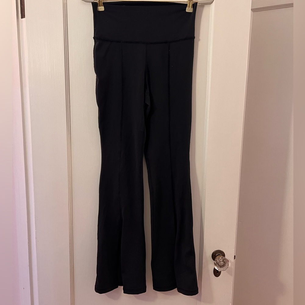 Aritzia TNA split hem flare leggings